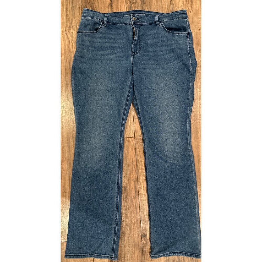 Old Navy Womens Mid-Rise Kicker Bootcut Jeans Size 14 Soft Stretch Preppy Comfy - Picture 2 of 8